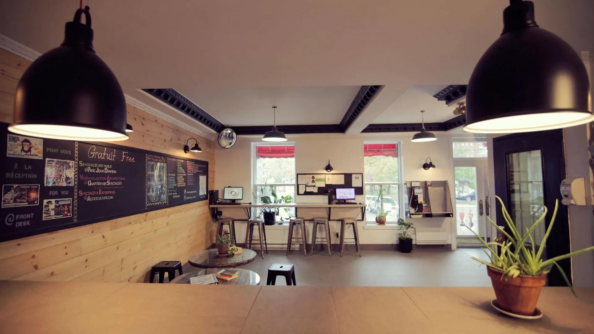 Auberge Saintlo Montreal Hostel 0*,  Canada