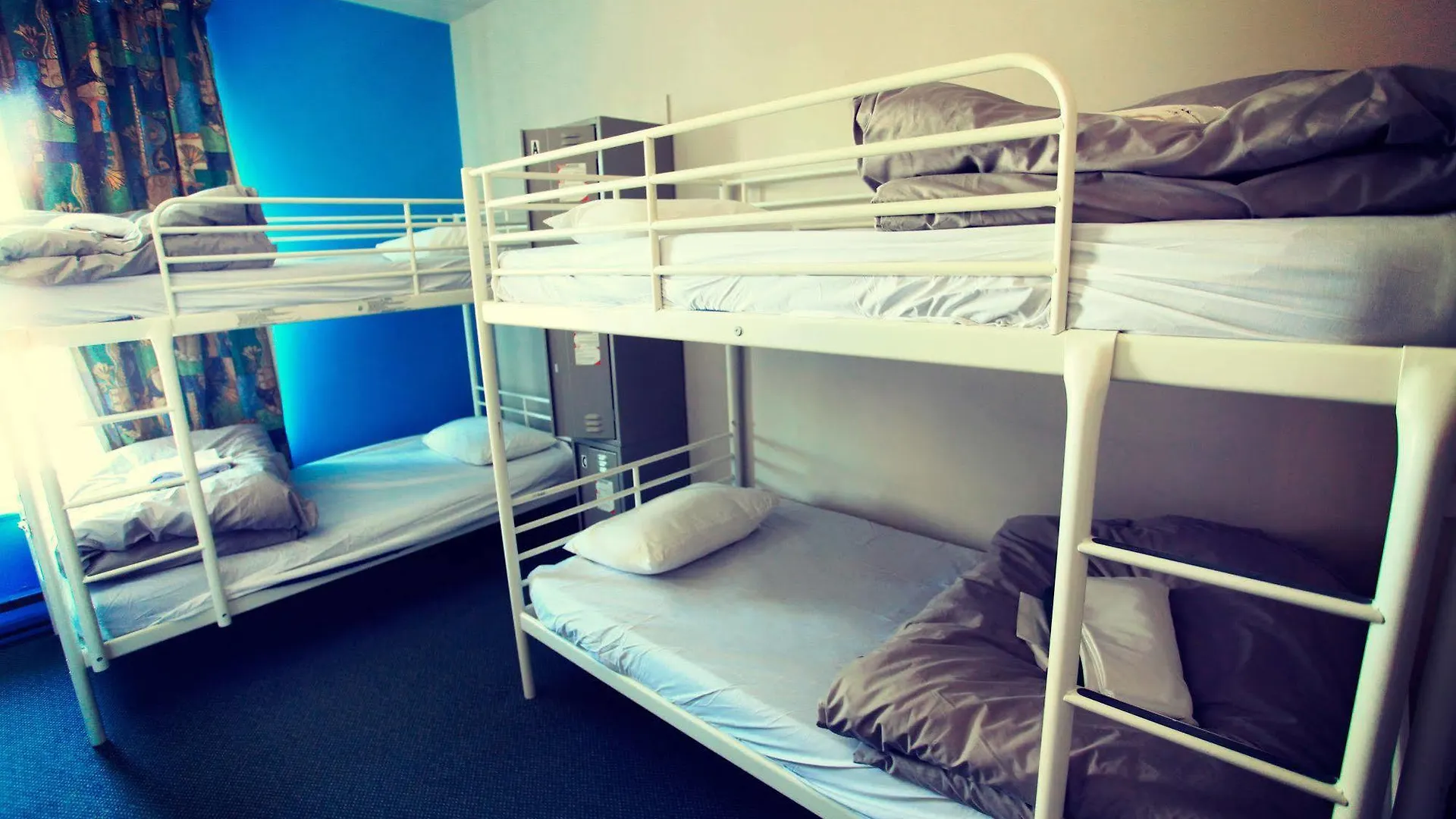 Auberge Saintlo Montréal Hostel