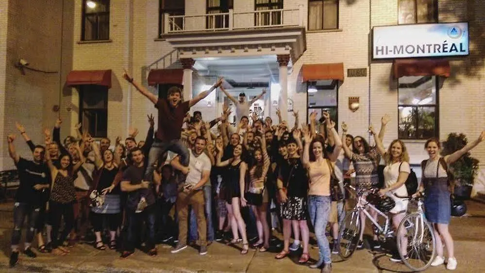 Auberge Saintlo Montréal Hostel
